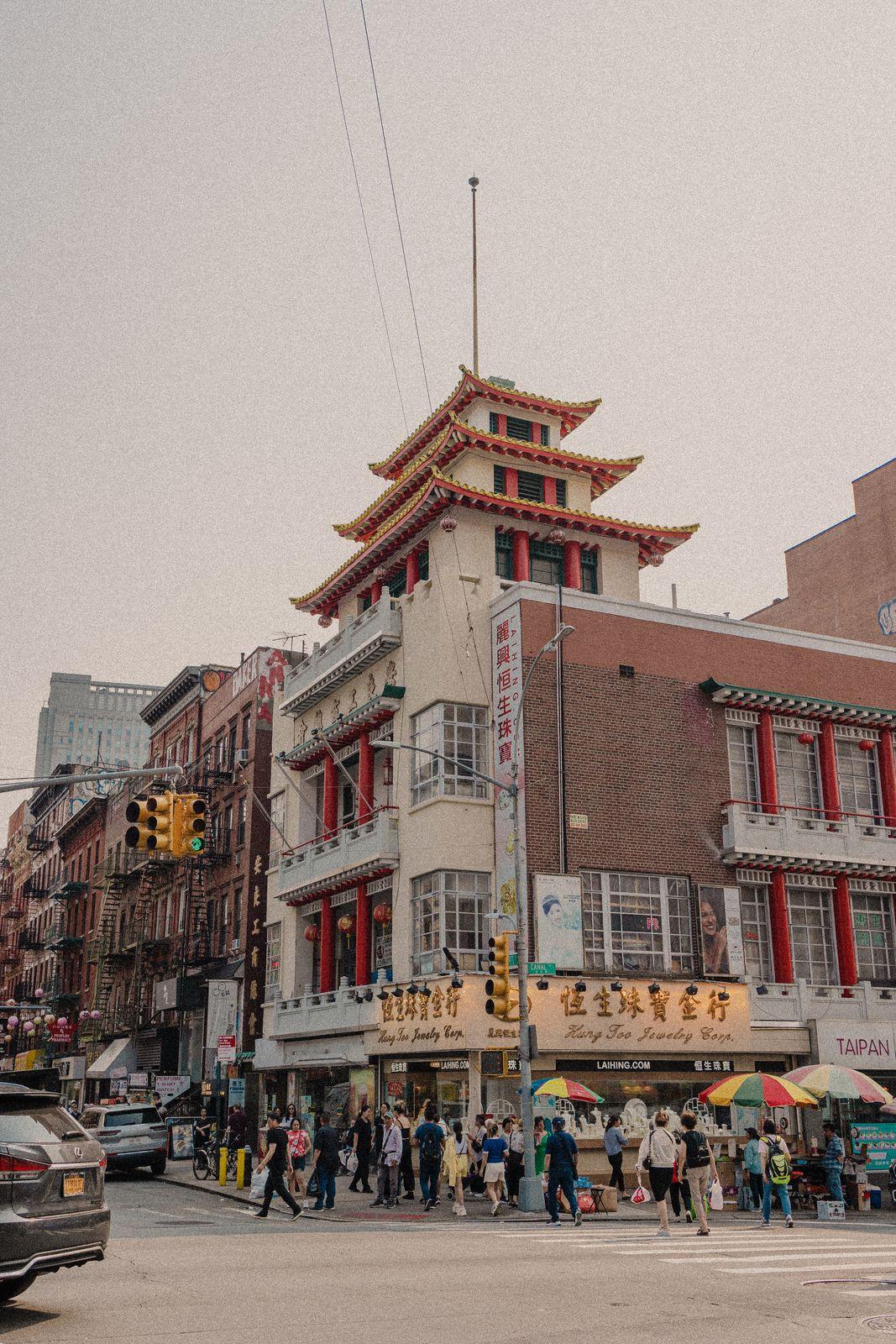 https://static.bandana.com/neighborhoods/Chinatown/Chinatown-29.jpg