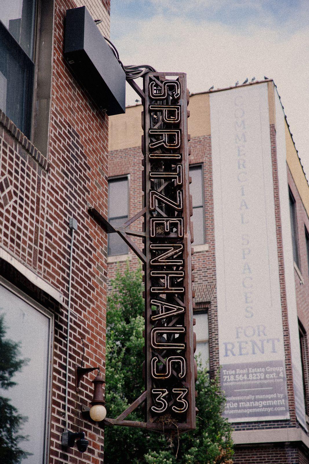 https://static.bandana.com/neighborhoods/Greenpoint/Greenpoint-4.jpg