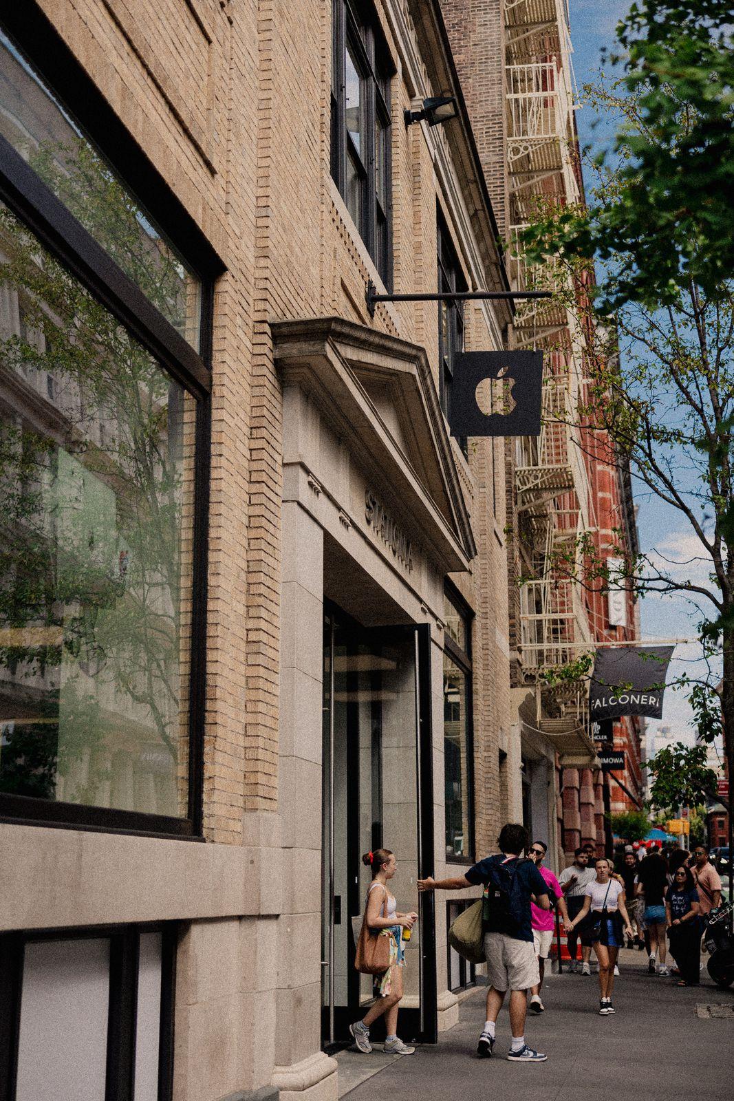 https://static.bandana.com/neighborhoods/Soho/Soho-24.jpg