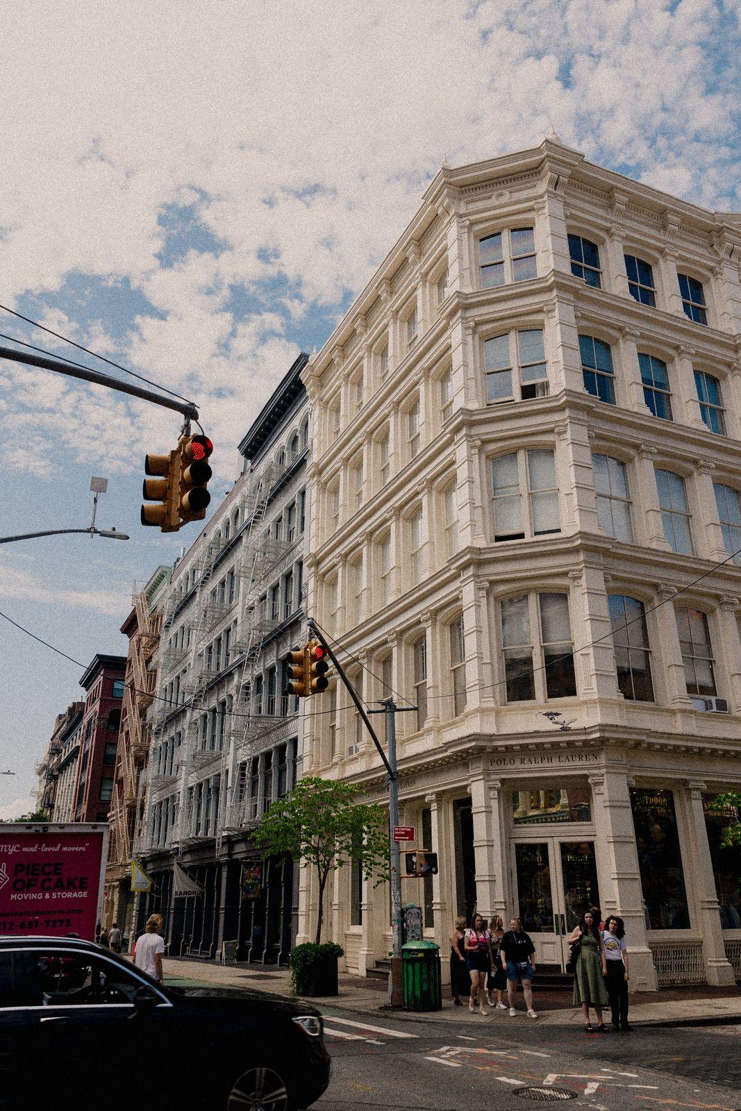 https://static.bandana.com/neighborhoods/Soho/Soho-25.jpg
