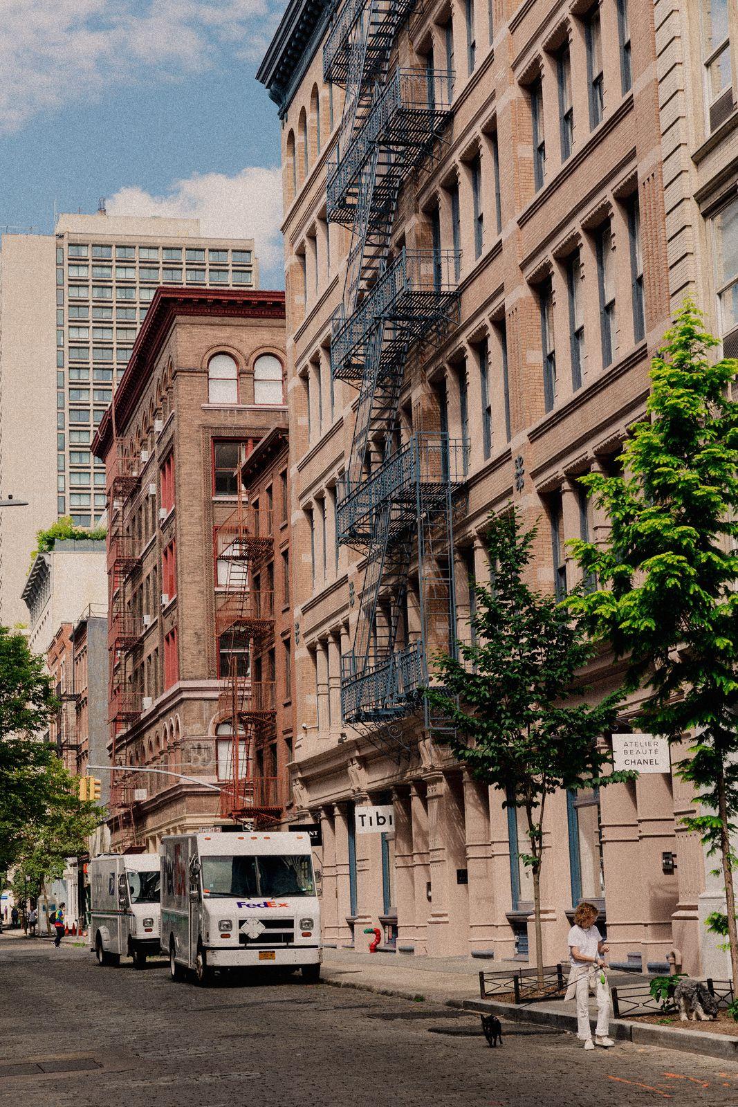 https://static.bandana.com/neighborhoods/Soho/Soho-29.jpg