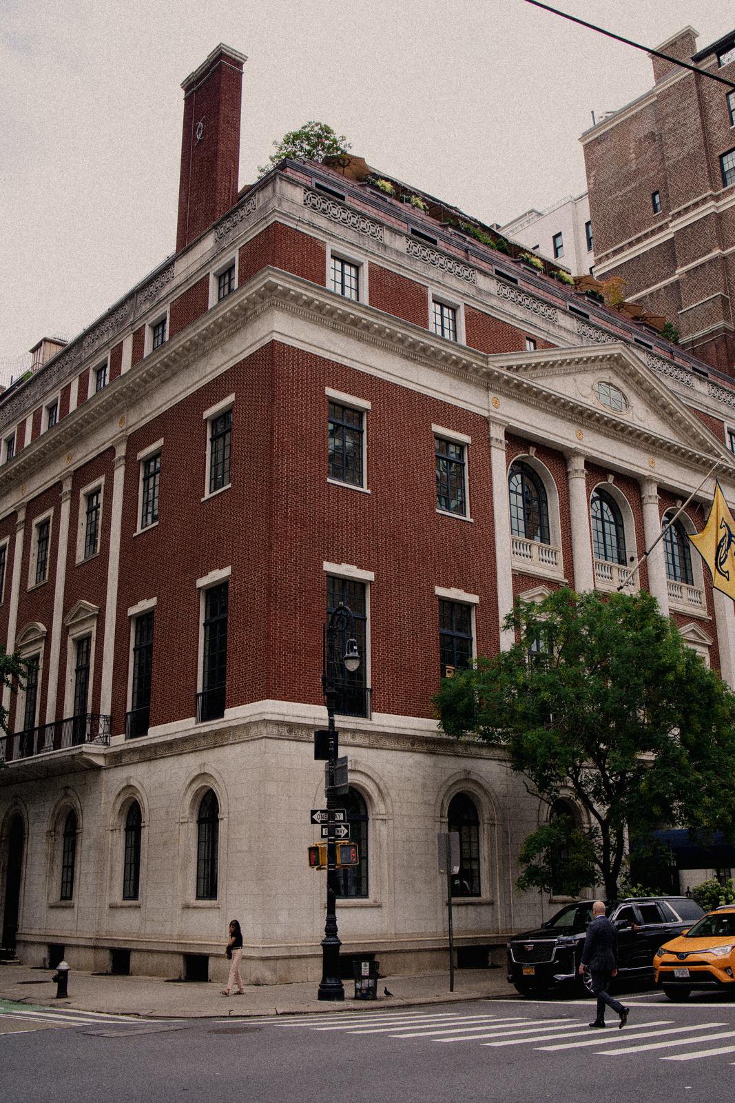 https://static.bandana.com/neighborhoods/Upper East Side/Upper East Side-17.jpg